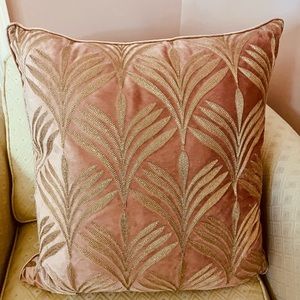 Harlow Regal Velour Pink and gold pillow